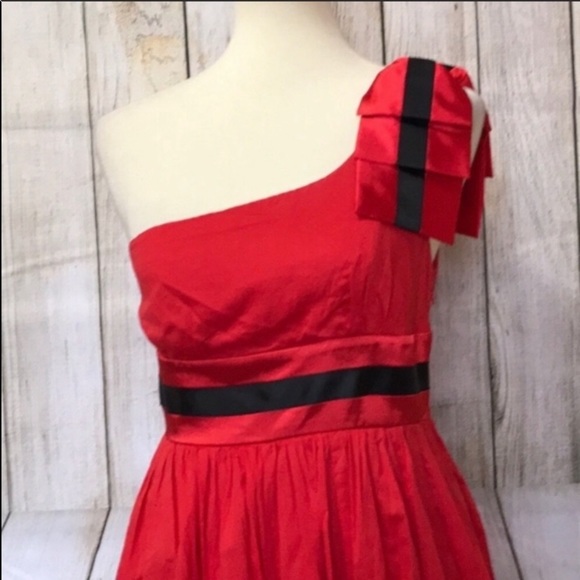 One Shoulder Dress with Black Ribbon detail - Picture 3 of 7